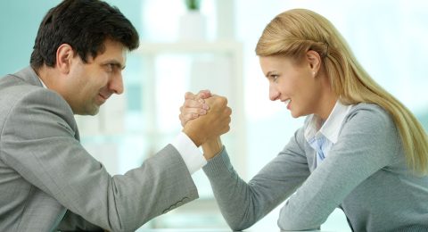 Lợi và hại khi duy trì tính cạnh tranh tại nơi làm việc | Cẩm nang tuyển  dụng